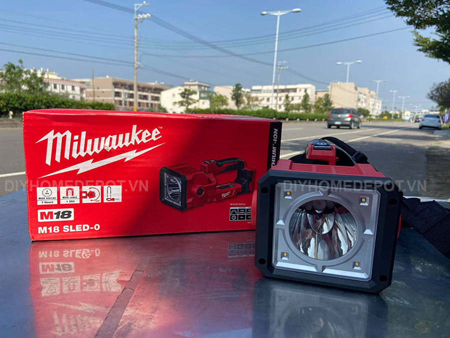 Đèn rọi hắt Milwaukee M18 SLED-0