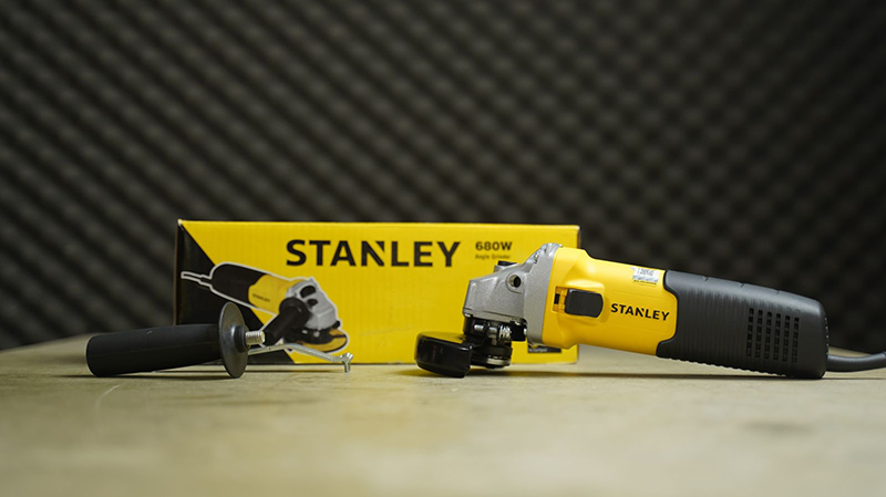 Máy mài Stanley STGS 6100 680W