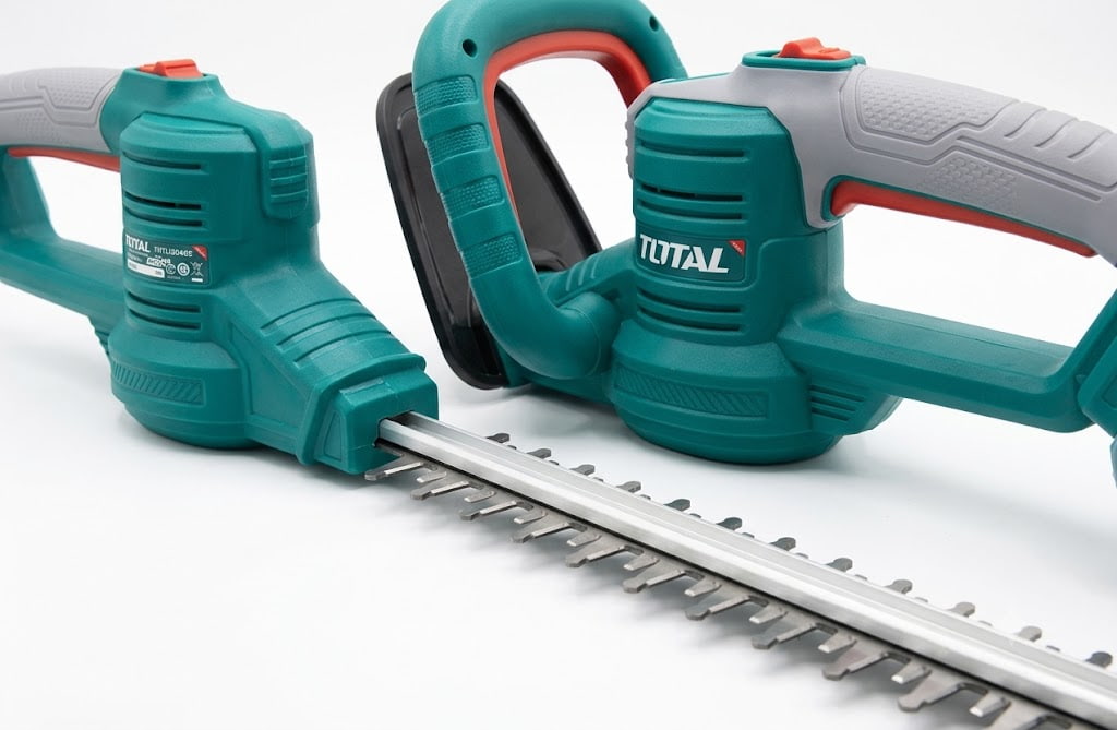 Máy Cắt Hàng Rào Dùng Pin 20V Total THTLI20462 - Tỉa Cành Sắc Bén, An Toàn