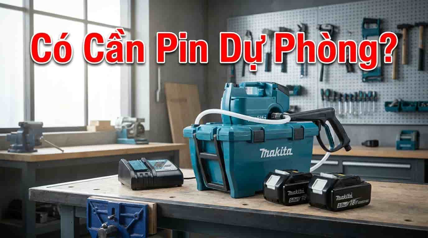 Người dùng chuẩn bị thêm pin dự phòng cho máy rửa xe pin