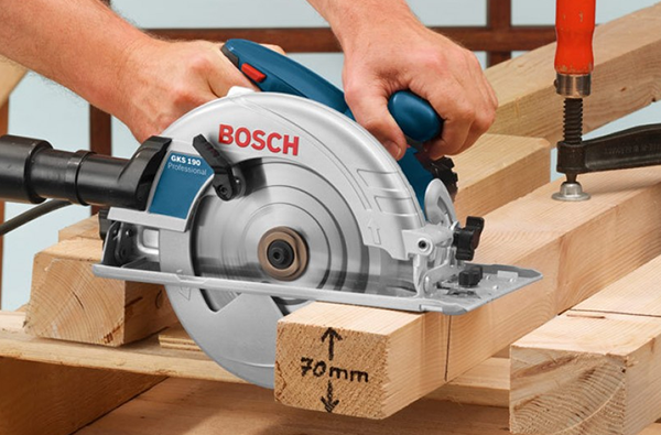 Có nên mua máy cưa gỗ Bosch GKS 190 không?