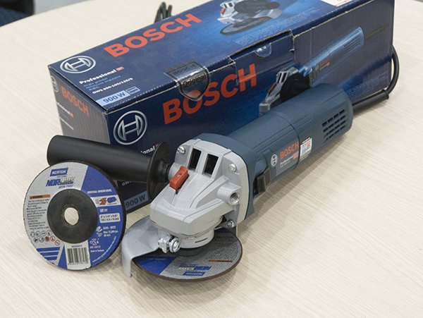Máy mài góc Bosch GWS 900-100 Professional hơn 1 triệu đồng có gì nổi bật?