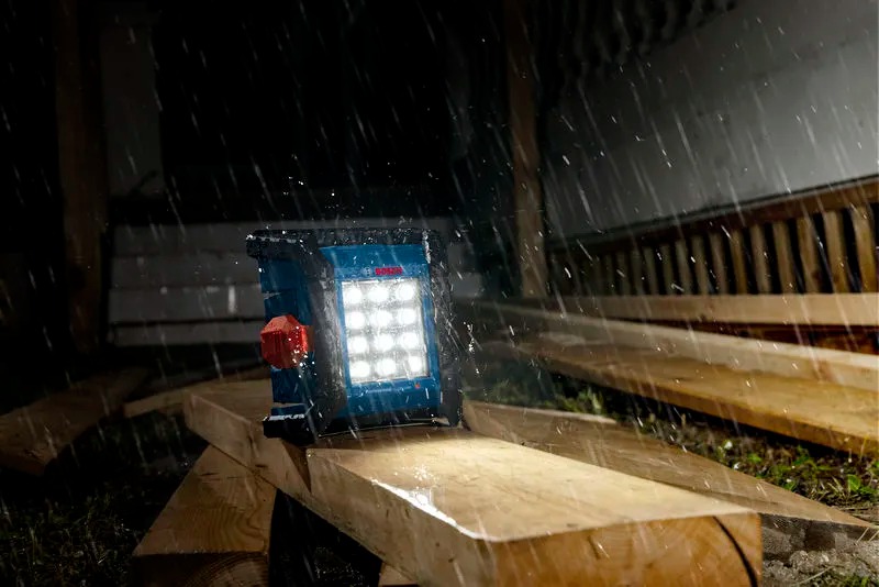 Đèn dùng pin 18V Bosch GLI18V-1500 (SOLO)