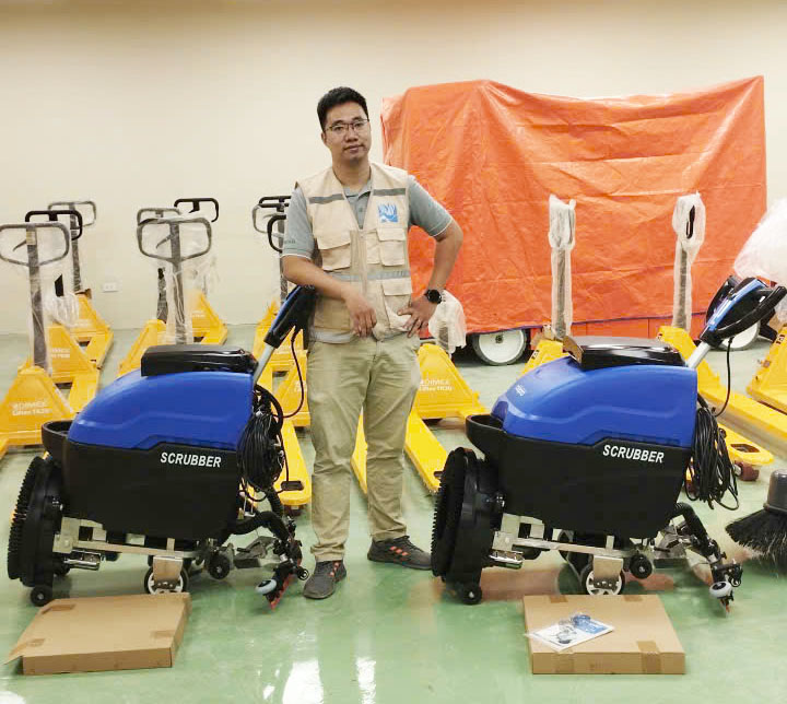 Máy chà sàn đẩy tay CLEPRO C45E