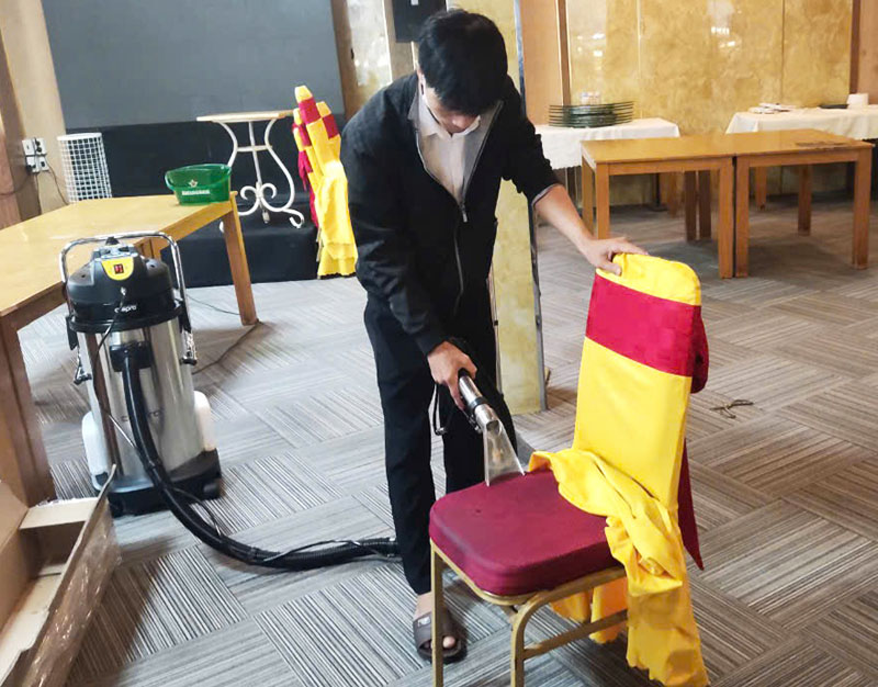 Đừng Nhầm Lẫn! Sự Khác Biệt Giữa Máy Hút Bụi Giặt Thảm Và Máy Vệ Sinh Chuyên Dụng