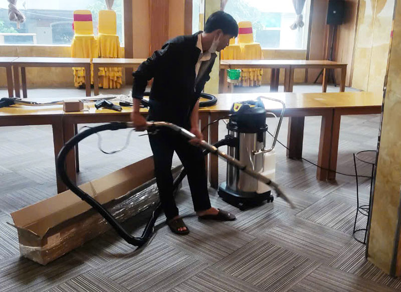 Đừng Nhầm Lẫn! Sự Khác Biệt Giữa Máy Hút Bụi Giặt Thảm Và Máy Vệ Sinh Chuyên Dụng