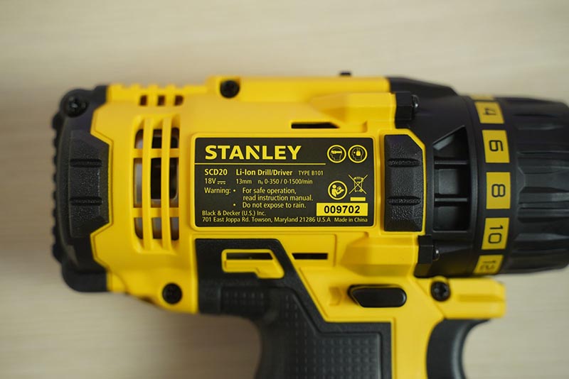 Máy khoan pin Stanley SCD20C2K 18V