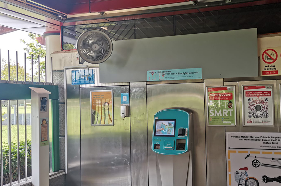 Quạt treo tường KDK YU50X WH Màu trắng