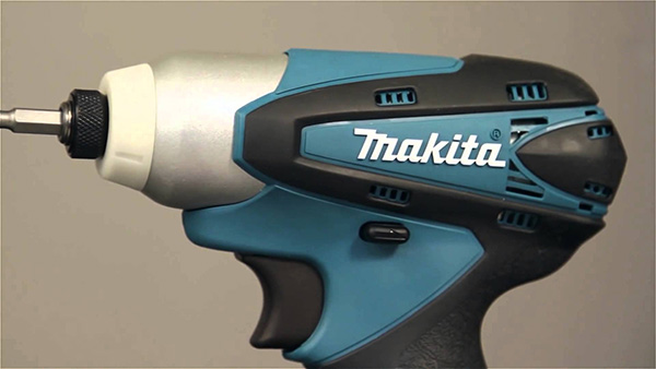 Máy vặn vít dùng pin Makita TD060DMZ 12V