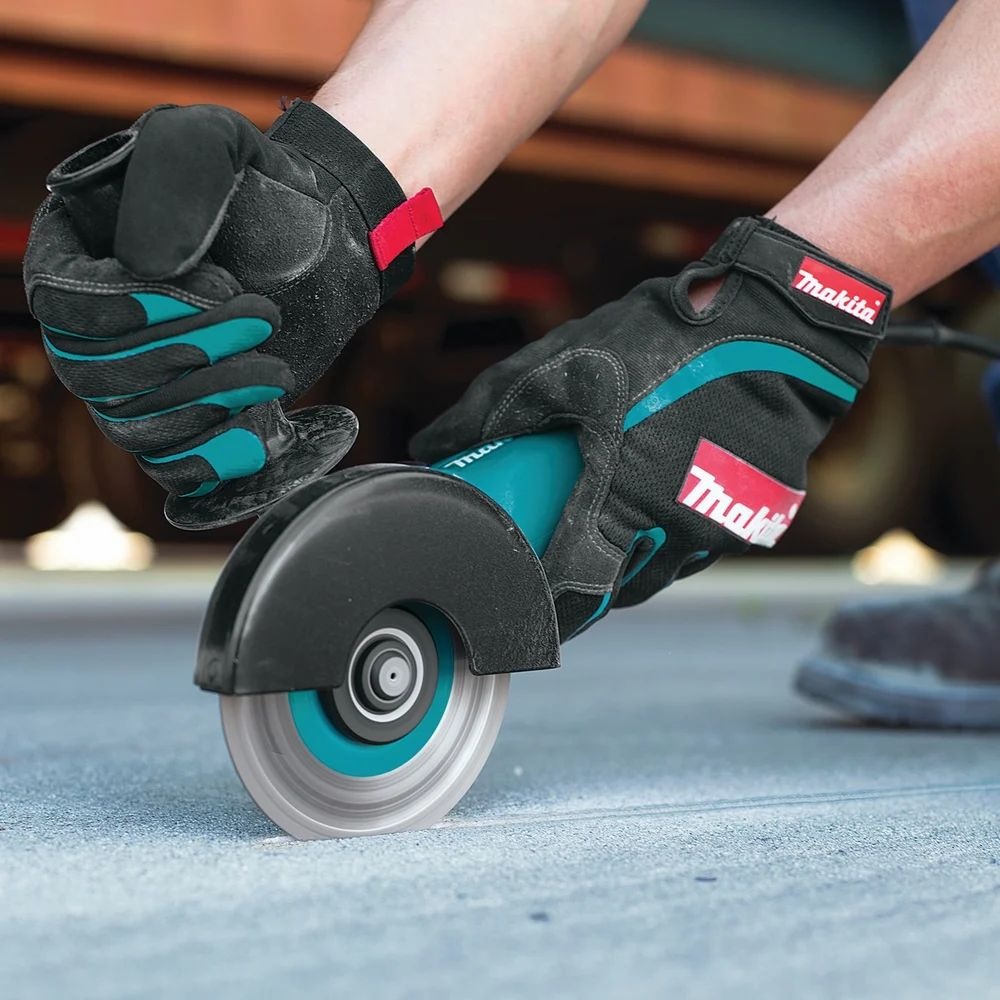 Bão giá máy cắt cầm tay tháng 7/2024: Bosch giảm sâu, Makita nối gót