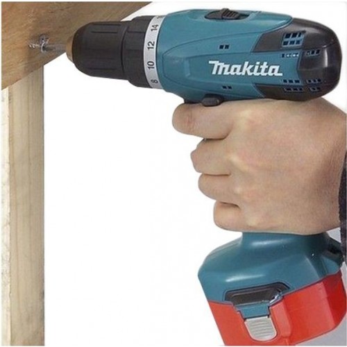 Với chỉ 2 triệu đồng - săn liền máy khoan pin Makita 12V giá rẻ