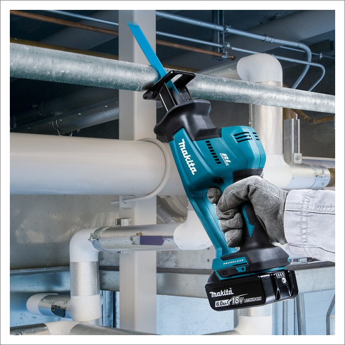 Máy cưa kiếm dùng pin 18V Makita DJR189Z