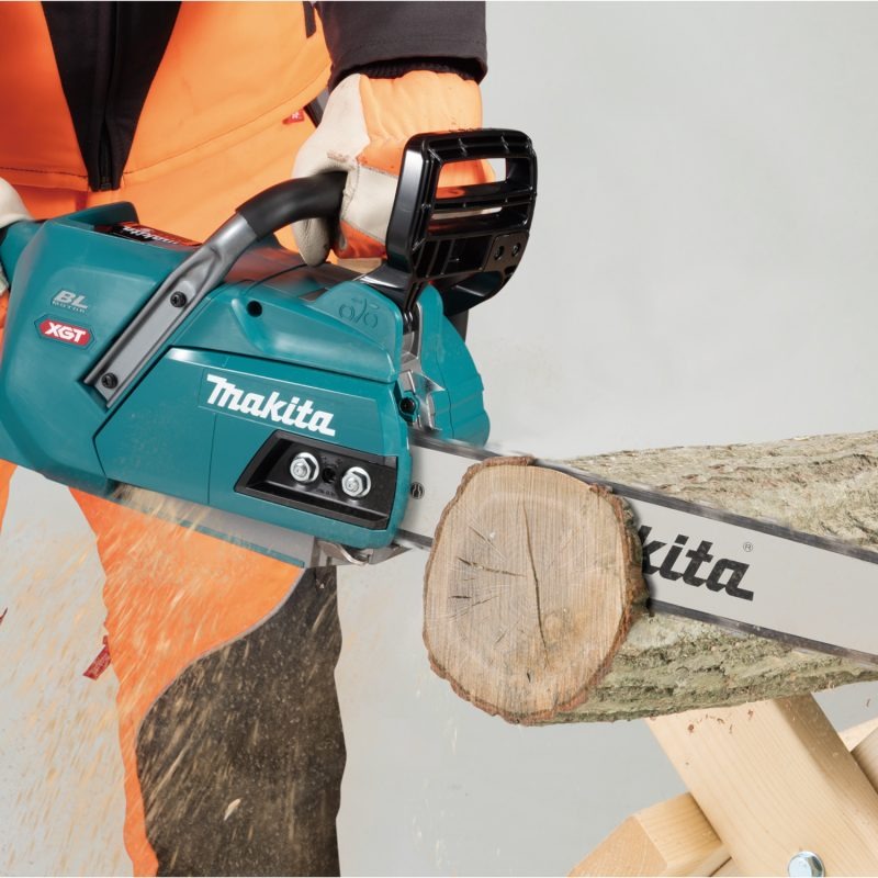 Máy cưa xích dùng pin Makita UC012GZ 40V Max