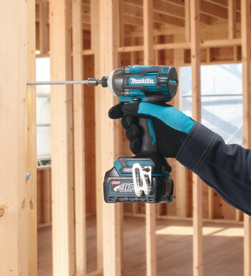 Máy vặn vít dùng pin Makita 40V Max TD004GZ