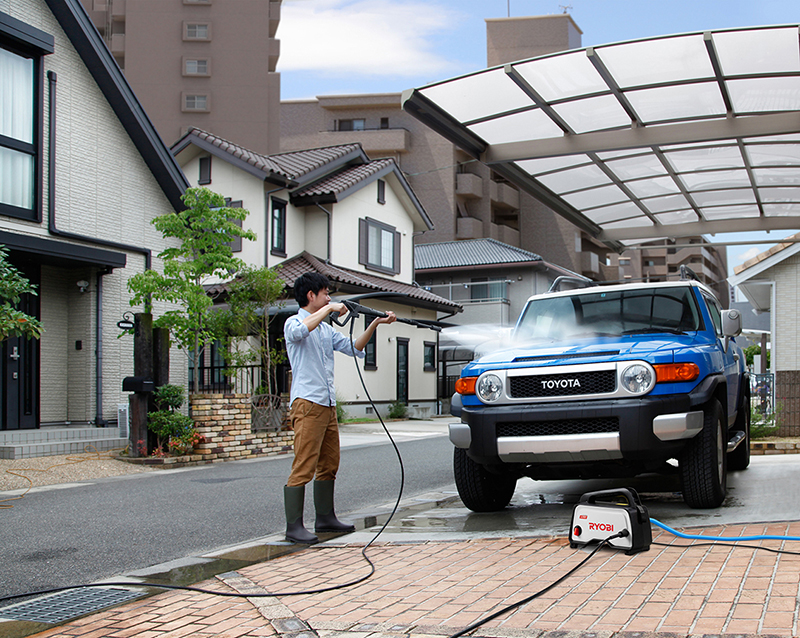 Lựa chọn mới: Máy rửa xe Ryobi chuẩn Nhật tươi trẻ, phun xịt cực mạnh