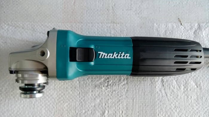 Sản phẩm máy mài góc Makita GA4034 có đáng để dùng hay không?