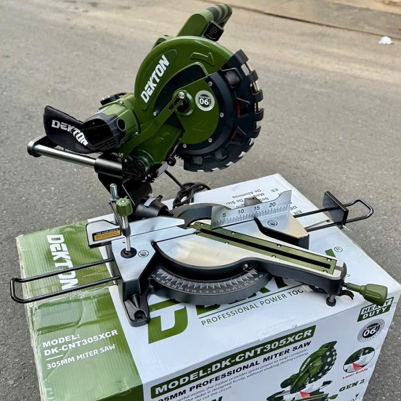 Máy cưa trượt đa góc Dekton DK-CNT305XCR