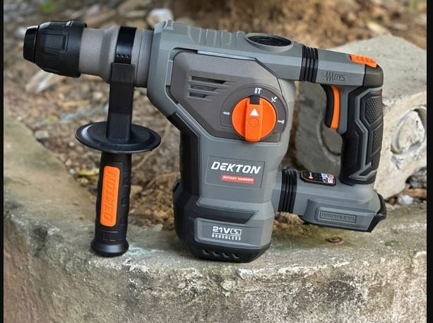 Máy Khoan Bê Tông dùng pin 21V Dekton M21-RH3203PRO