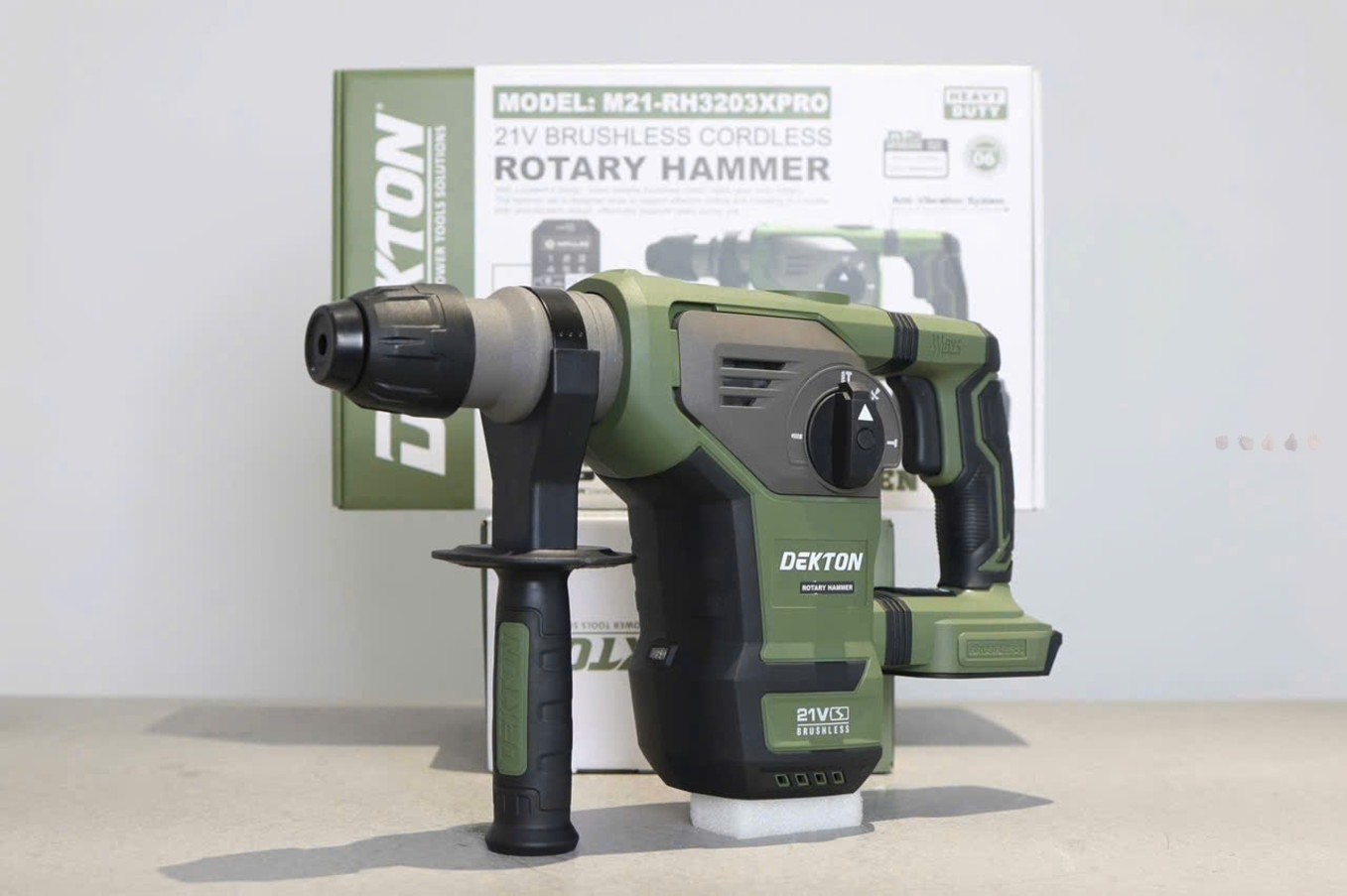Máy khoan bê tông dùng pin 21V Dekton M21-RH3203XPRO