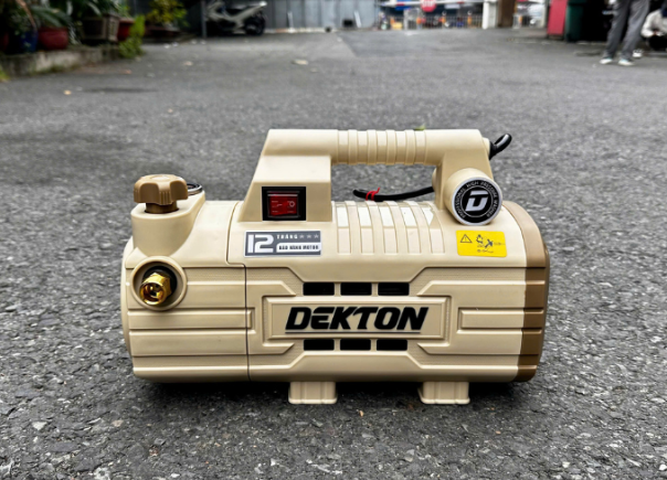 Máy xịt rửa áp lực Dekton DK-CWR3001VTG