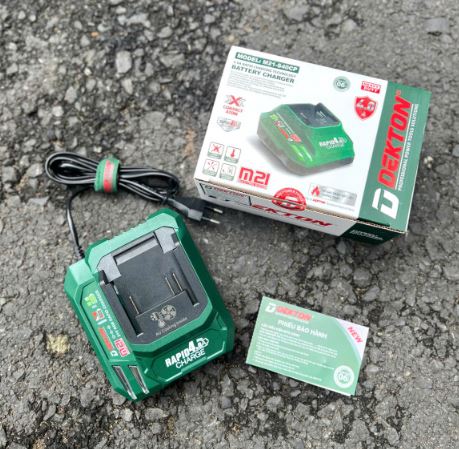 Sạc nhanh 21V 4A Dekton M21-S40CP