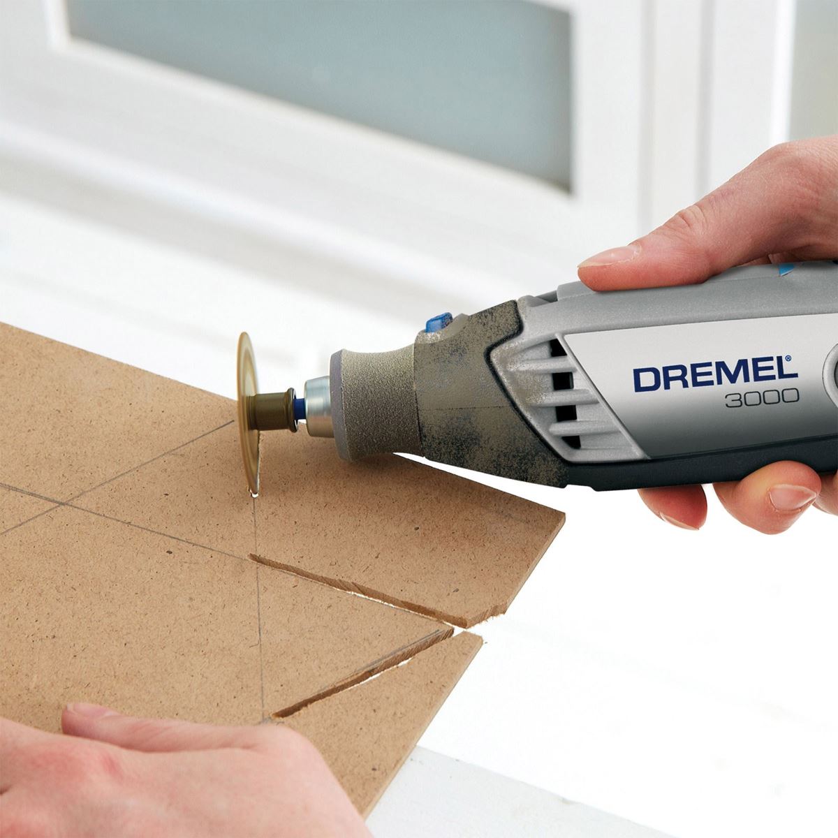 Dremel 3000 2/32 - bộ dụng cụ đa năng đáng mua giá bình dân