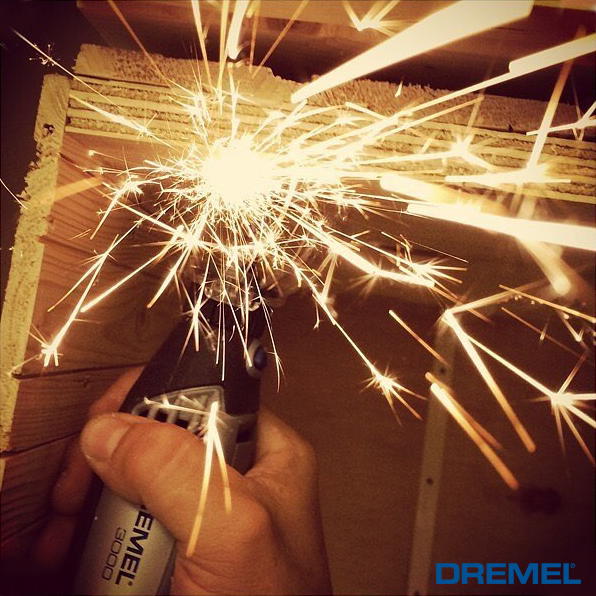 Review máy khoan mài cắt đa năng mini Dremel 3000