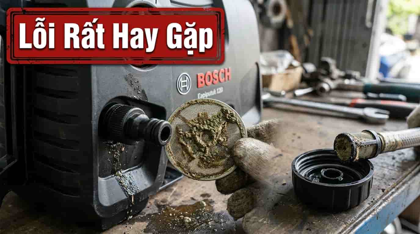Đầu lọc hút nước máy rửa xe bị bám cặn bẩn gây giảm lưu lượng nước