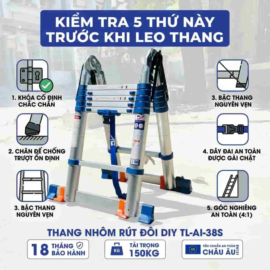 Gia đình sử dụng thang nhôm an toàn trong nhà