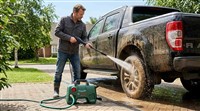 Máy Rửa Xe Hao Nước Hay Tiết Kiệm Nước? Giải Mã Bài Toán Chi Phí Mùa Mưa Lũ