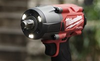 review-may-siet-bu-long-milwaukee-m18-fmtiw2f12-luc-mo-881nm