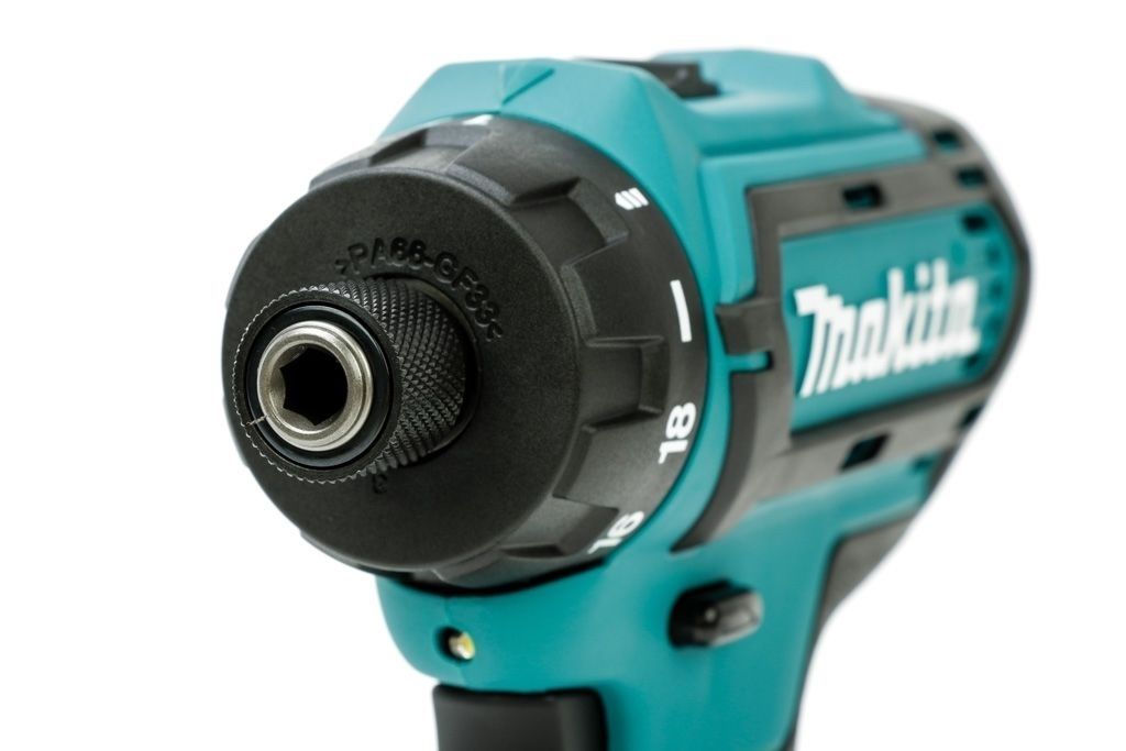 Máy khoan và vặn vít dùng pin 12V Makita DF031DZ